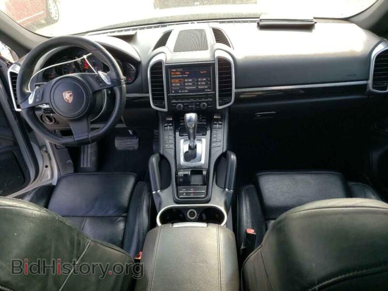 2011 Porsche CAYENNE (VIN WP1AA2A2XBLA05431) — photo 8 of 14