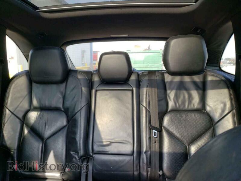 2011 Porsche CAYENNE (VIN WP1AA2A2XBLA05431) — photo 10 of 14