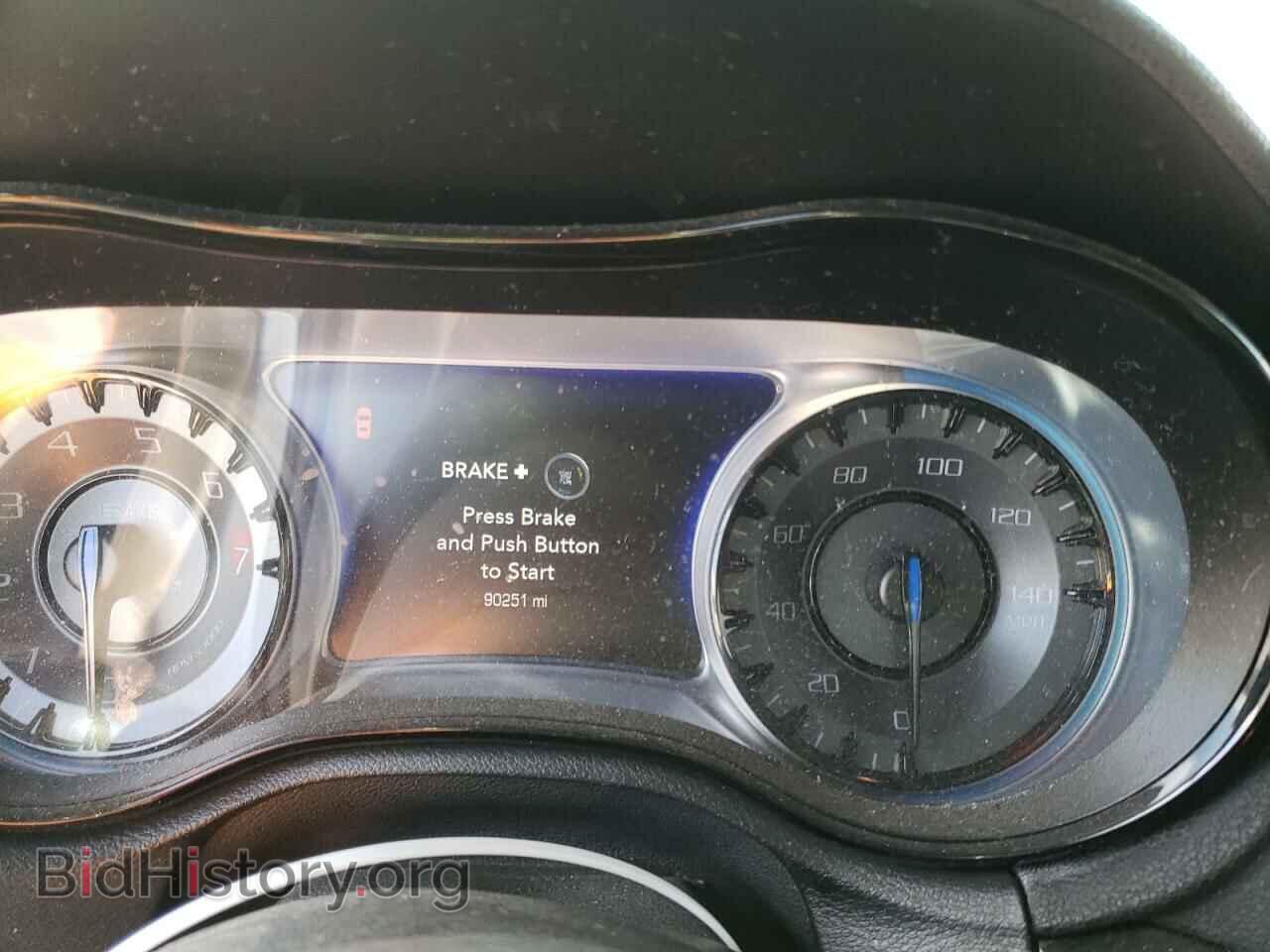 2018 CHRYSLER 300 - VIN: 2C3CCABG1JH214548 - Фото 9
