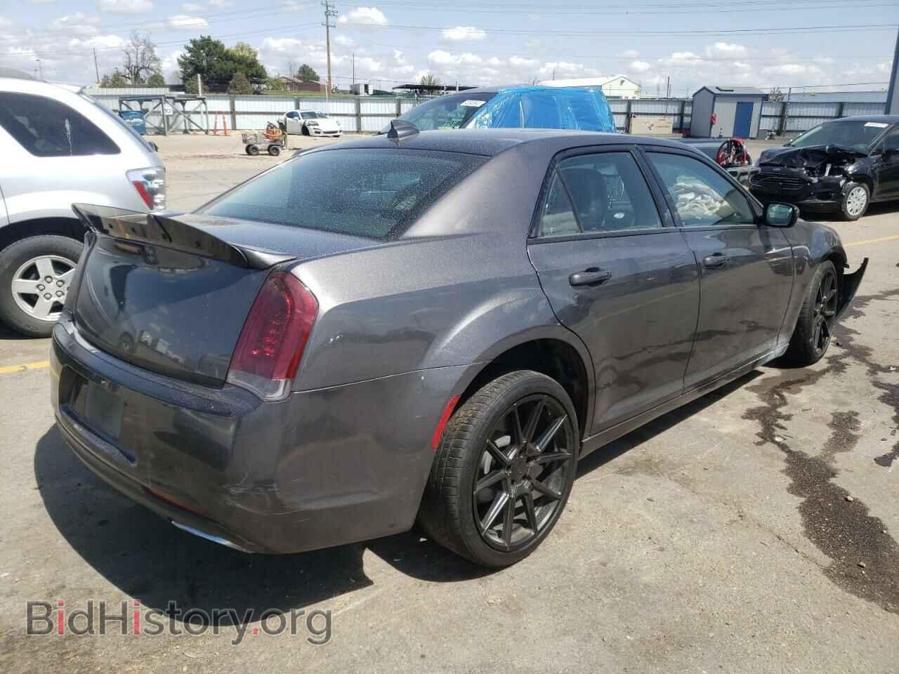 2016 CHRYSLER 300 - VIN: 2C3CCAAG8GH211785 - Фото 4