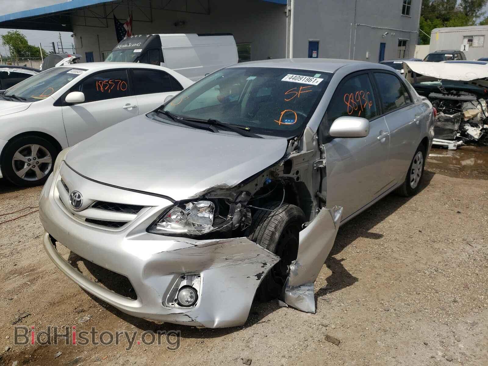 2011 TOYOTA COROLLA - VIN: 2T1BU4EE0BC722120 - Фото 2
