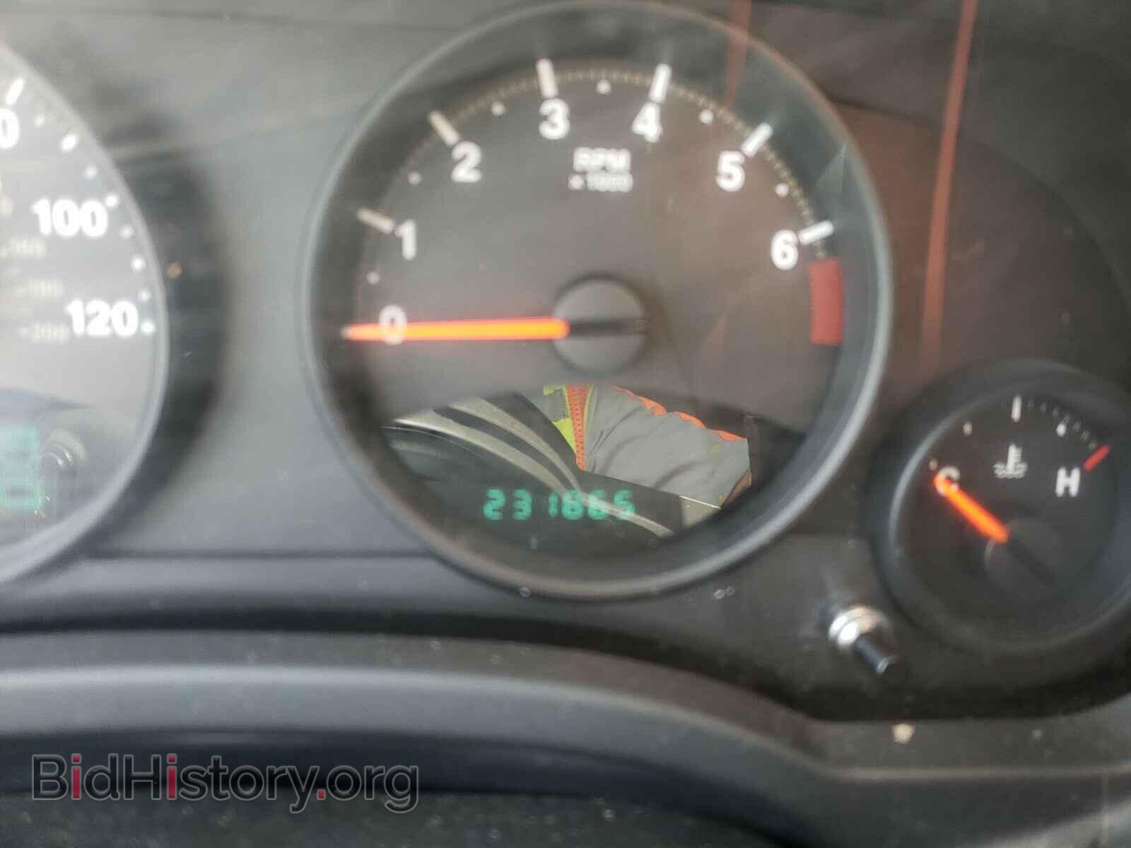 2013 JEEP COMPASS - VIN: 1C4NJDEB8DD164292 - Photo 8