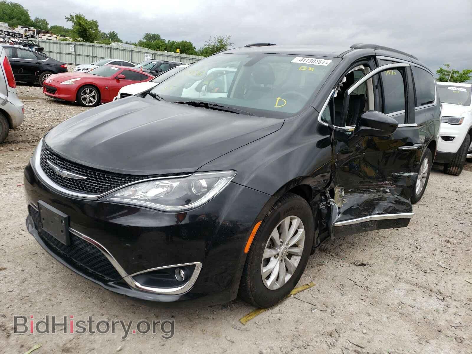 2017 CHRYSLER PACIFICA - VIN: 2C4RC1BG2HR554852 - Photo 2