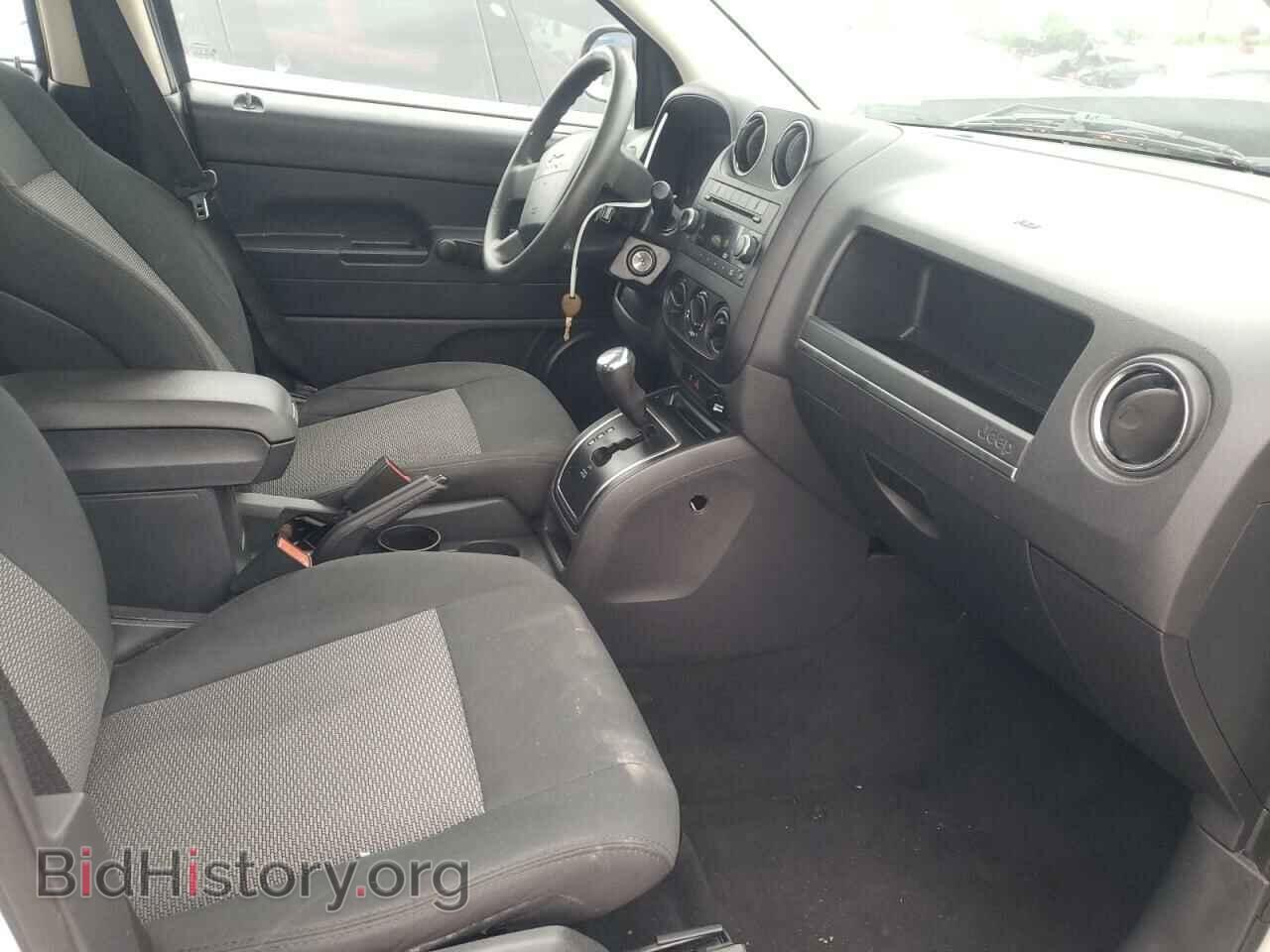 2009 JEEP COMPASS - VIN: 1J4FF47B79D188927 - Photo 5