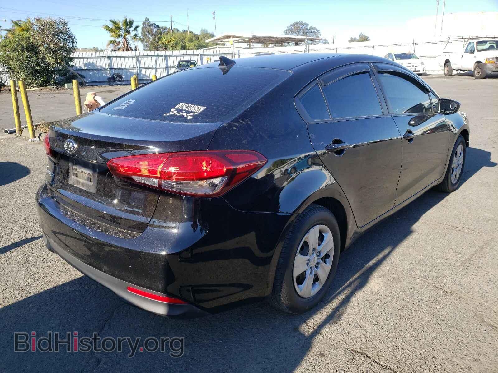 2017 KIA FORTE - VIN: 3KPFK4A7XHE049801 - Фото 4