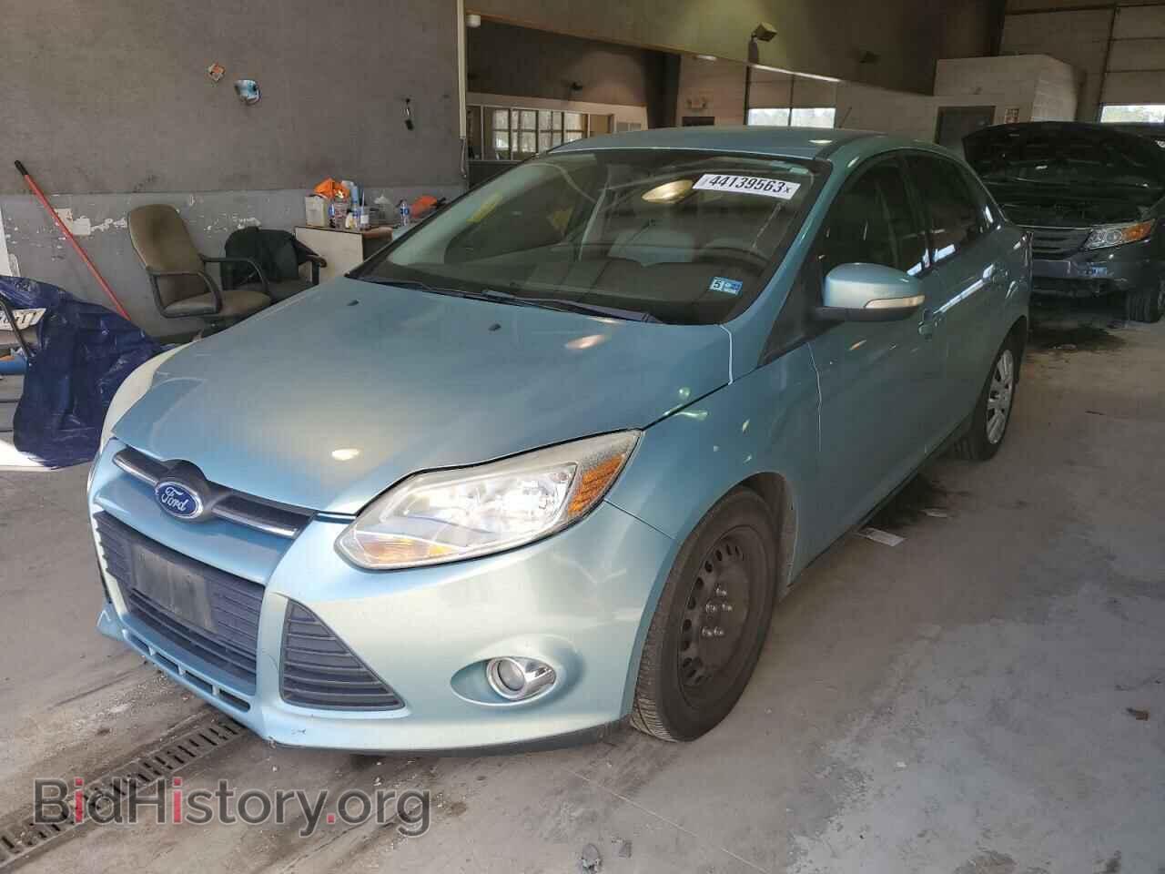 Photo 1FAHP3F24CL318897 - FORD FOCUS 2012