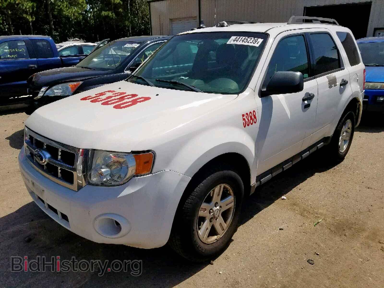 2011 FORD ESCAPE - VIN: 1FMCU0D77BKB36282 - Фото 2