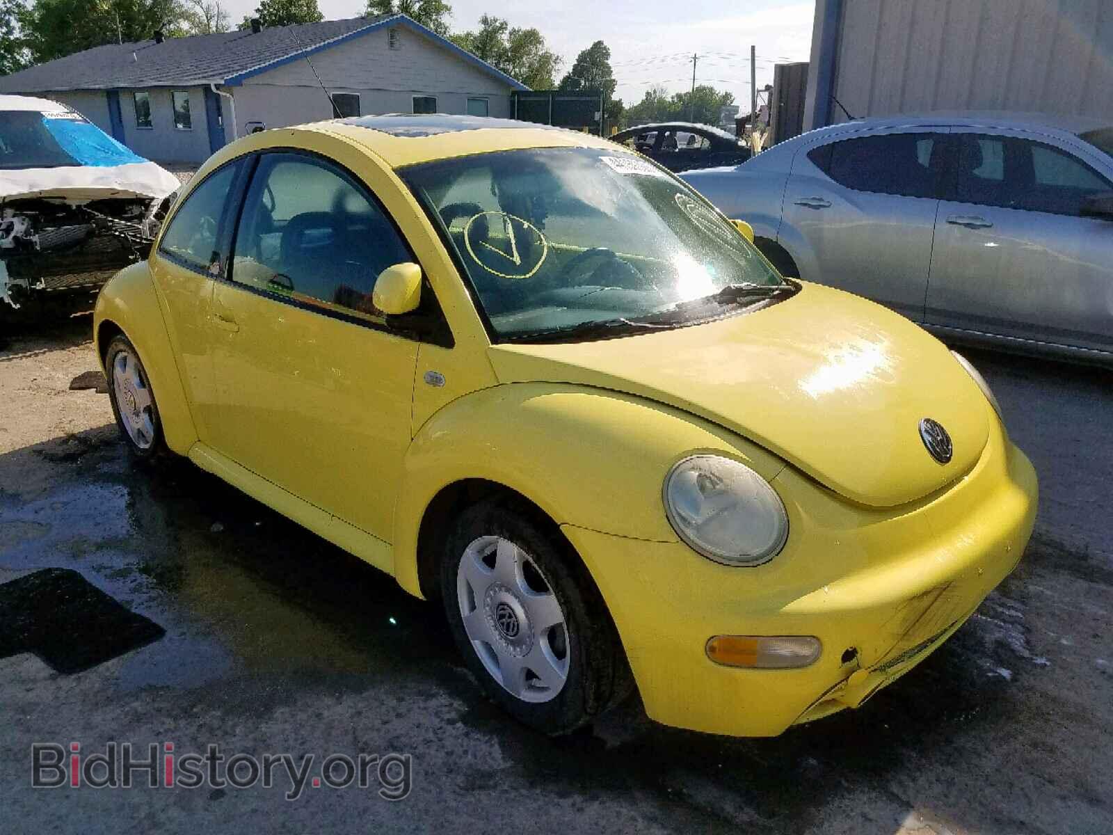 Photo 3VWCA21C8YM407715 - VOLKSWAGEN BEETLE 2000