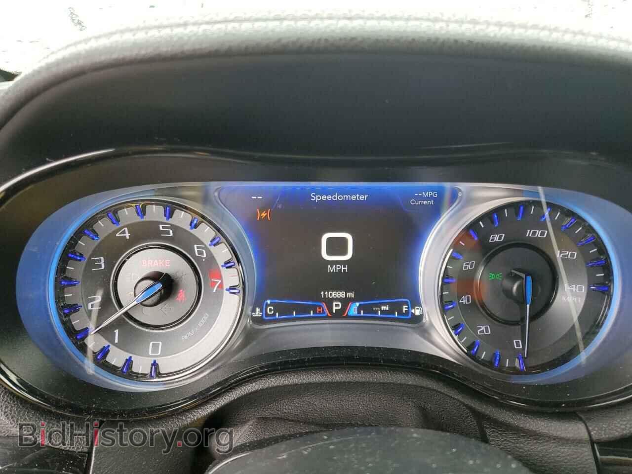 2019 CHRYSLER 300 - VIN: 2C3CCABG0KH515099 - Фото 9