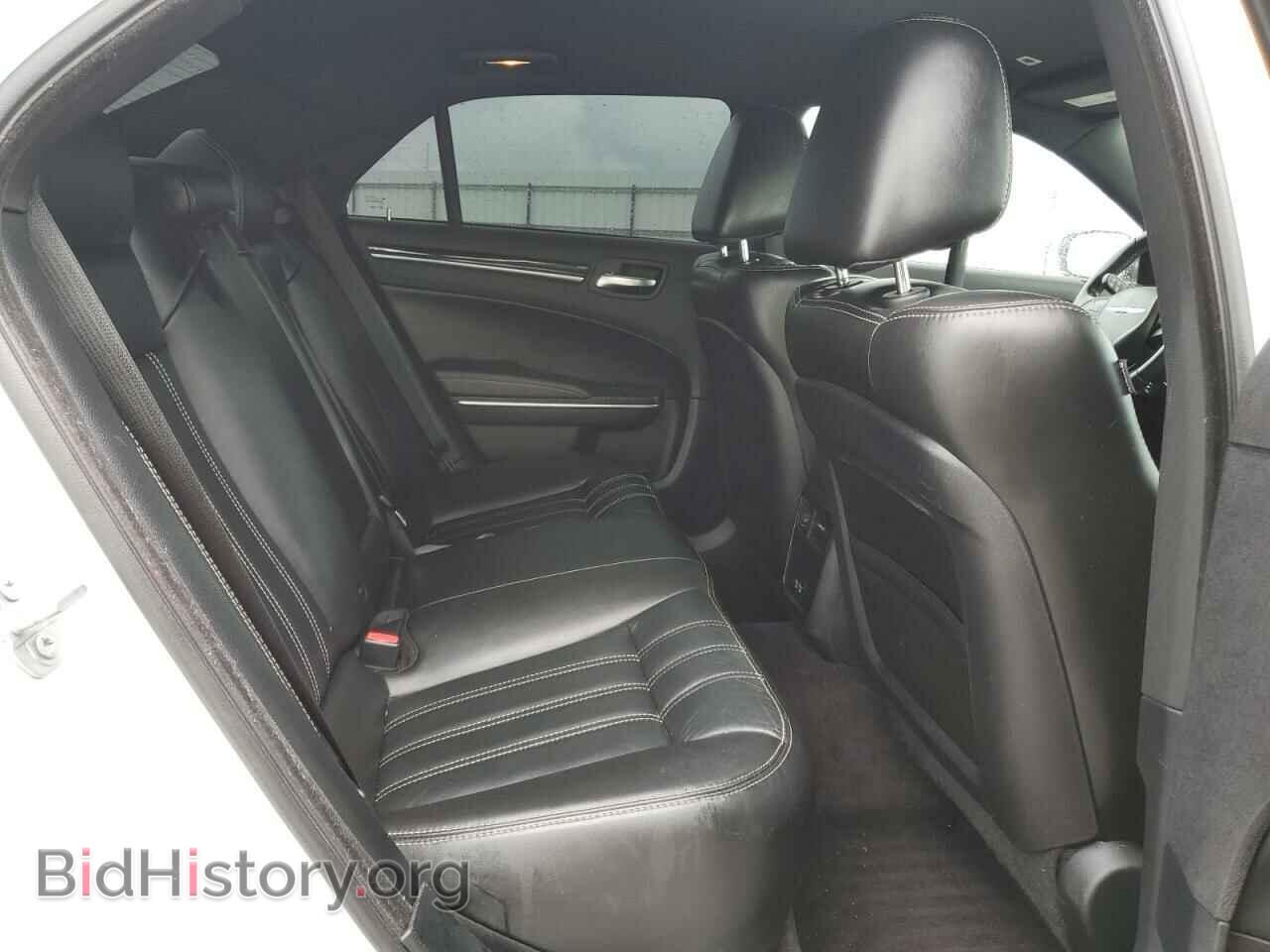 2019 CHRYSLER 300 - VIN: 2C3CCABG0KH515099 - Фото 10