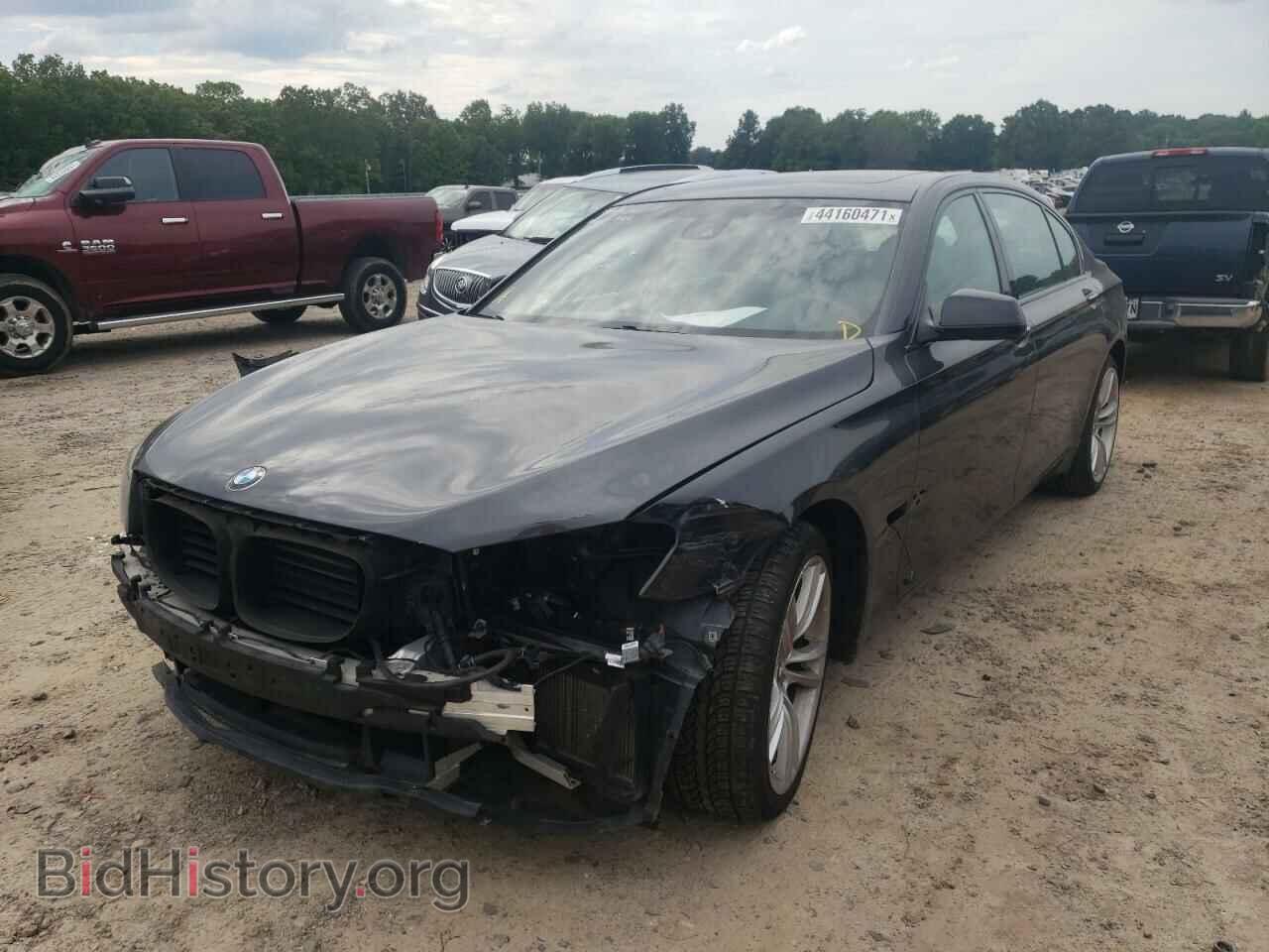 2011 BMW 7 SERIES - VIN: WBAKC8C59BC434308 - Фото 2