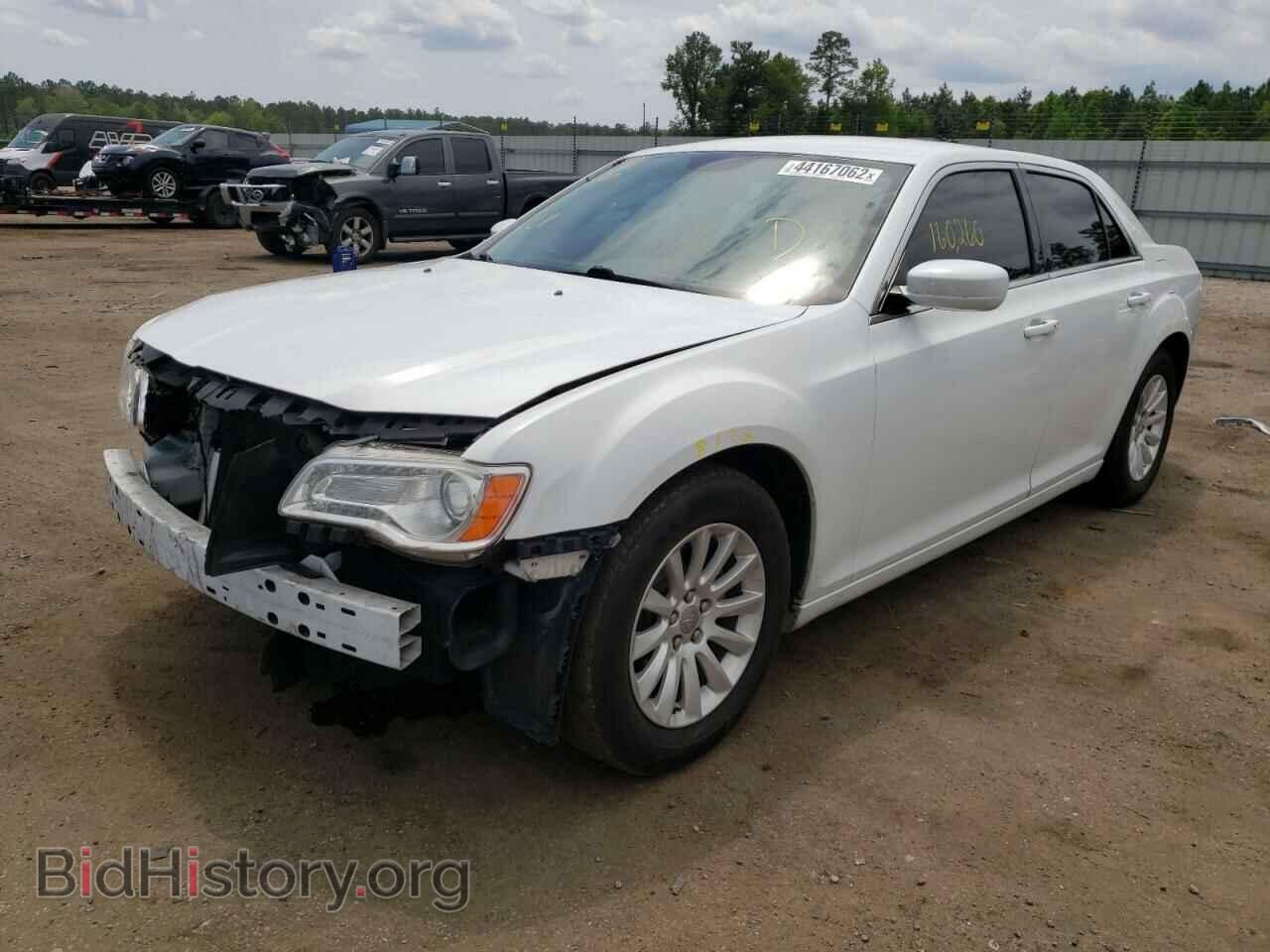 2014 CHRYSLER 300 - VIN: 2C3CCAAG5EH175695 - Фото 2