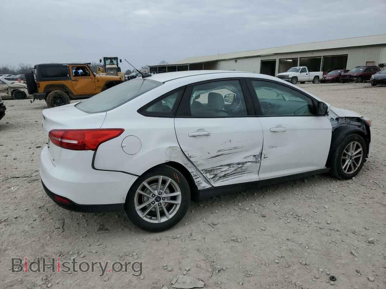 2018 FORD FOCUS - VIN: 1FADP3F23JL218432 - Фото 3