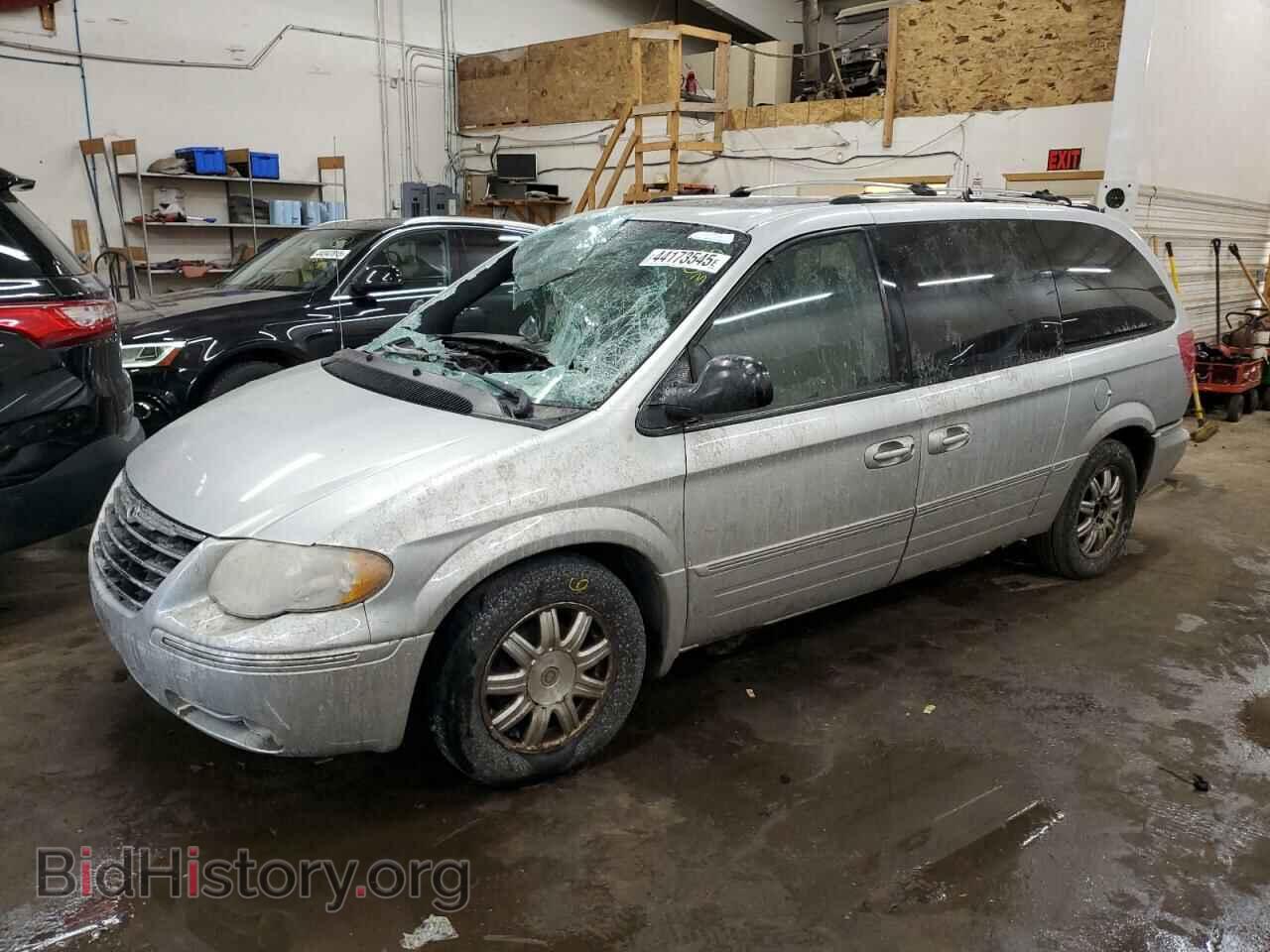 Фотография 2C4GP64L55R129088 - CHRYSLER MINIVAN 2005