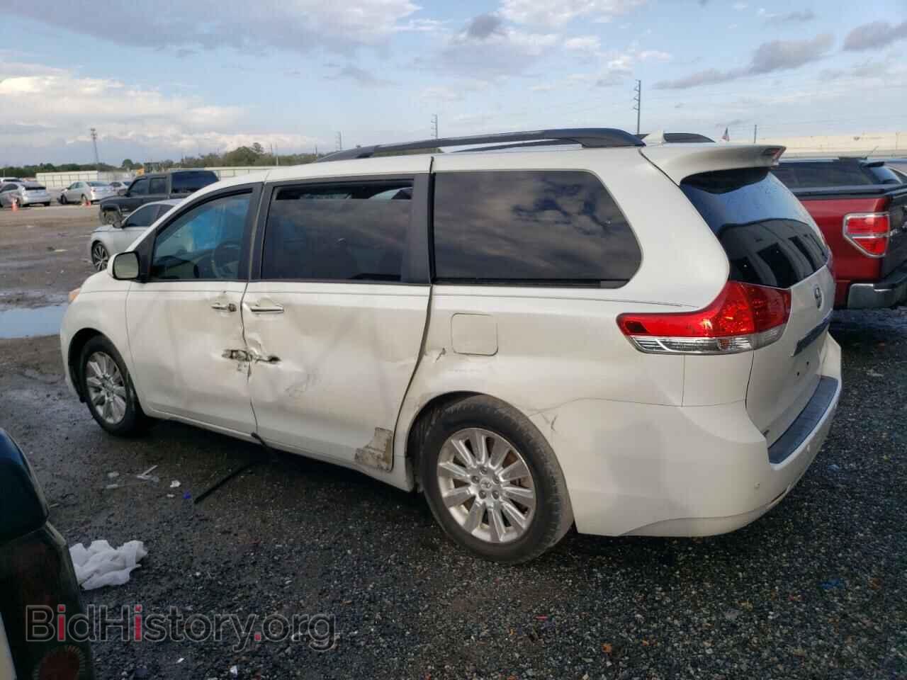 2011 TOYOTA All Models - VIN: 5TDYK3DC2BS039174 - Photo 2