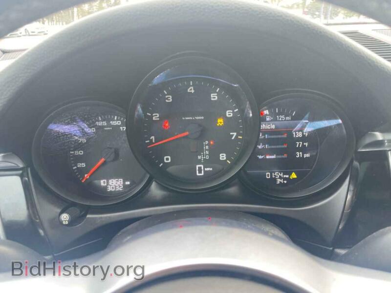 2017 Porsche MACAN (VIN WP1AA2A56HLB05836) — photo 8 of 12