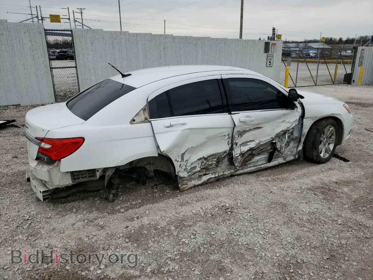 2013 CHRYSLER 200 - VIN: 1C3CCBAB8DN640812 - Фото 3