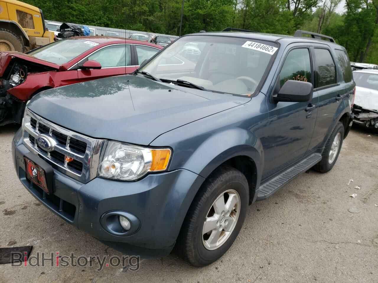2011 FORD ESCAPE - VIN: 1FMCU0D78BKA93541 - Фото 2