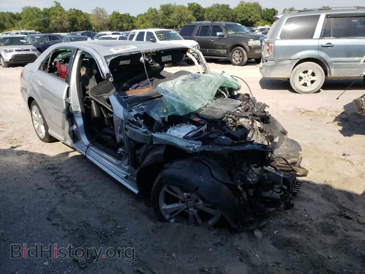 Photo WDDHF8JB1CA612812 - MERCEDES-BENZ E-CLASS 2012