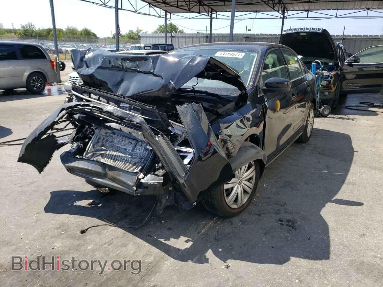 2017 VOLKSWAGEN JETTA - VIN: 3VW2B7AJ3HM304013 - Photo 2