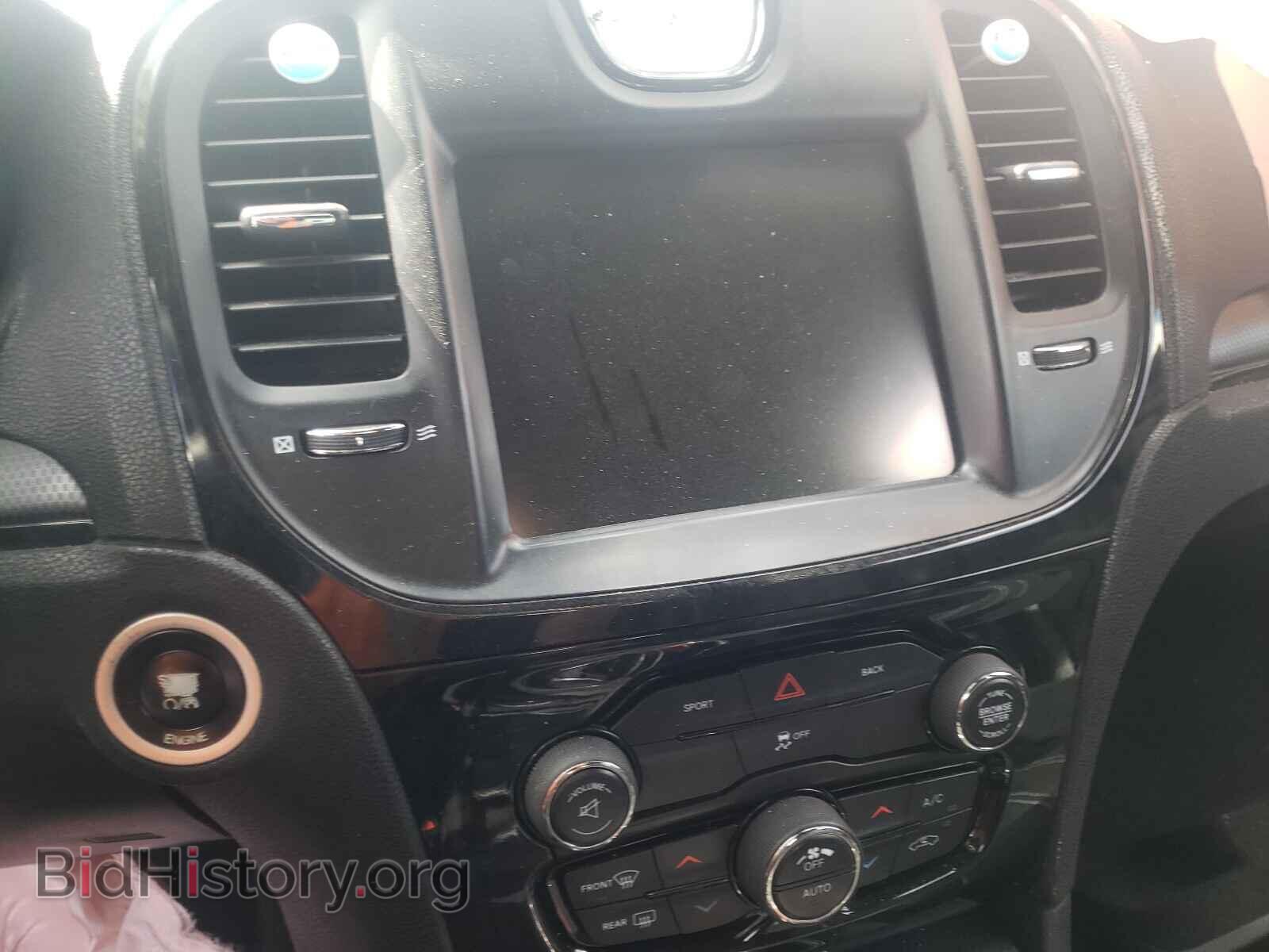 2016 CHRYSLER 300 - VIN: 2C3CCAGG5GH142268 - Фото 9