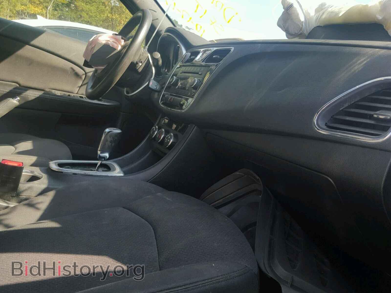 2012 CHRYSLER 200 - VIN: 1C3CCBAB1CN318575 - Фото 5