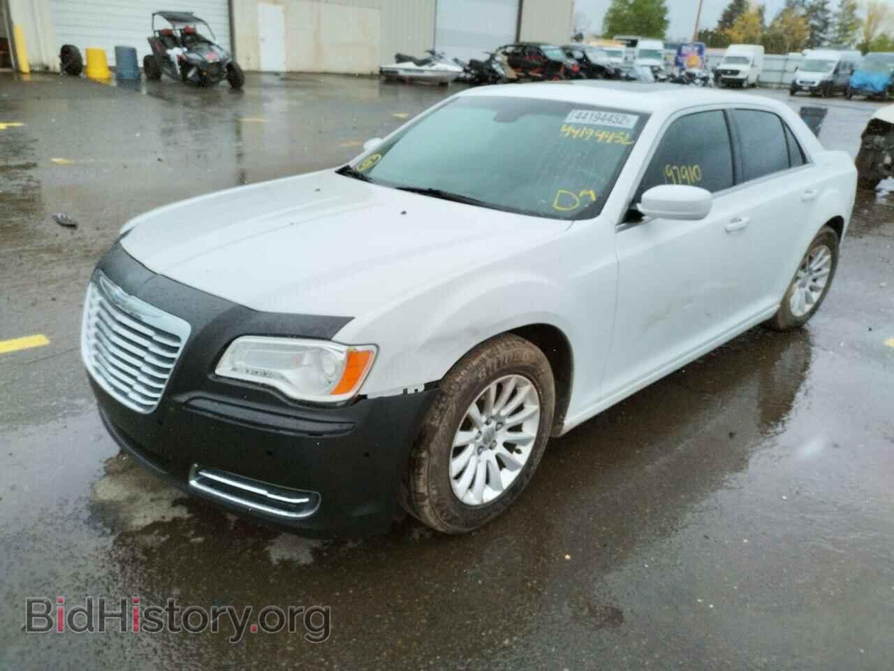 2014 CHRYSLER 300 - VIN: 2C3CCAAG4EH232467 - Фото 2