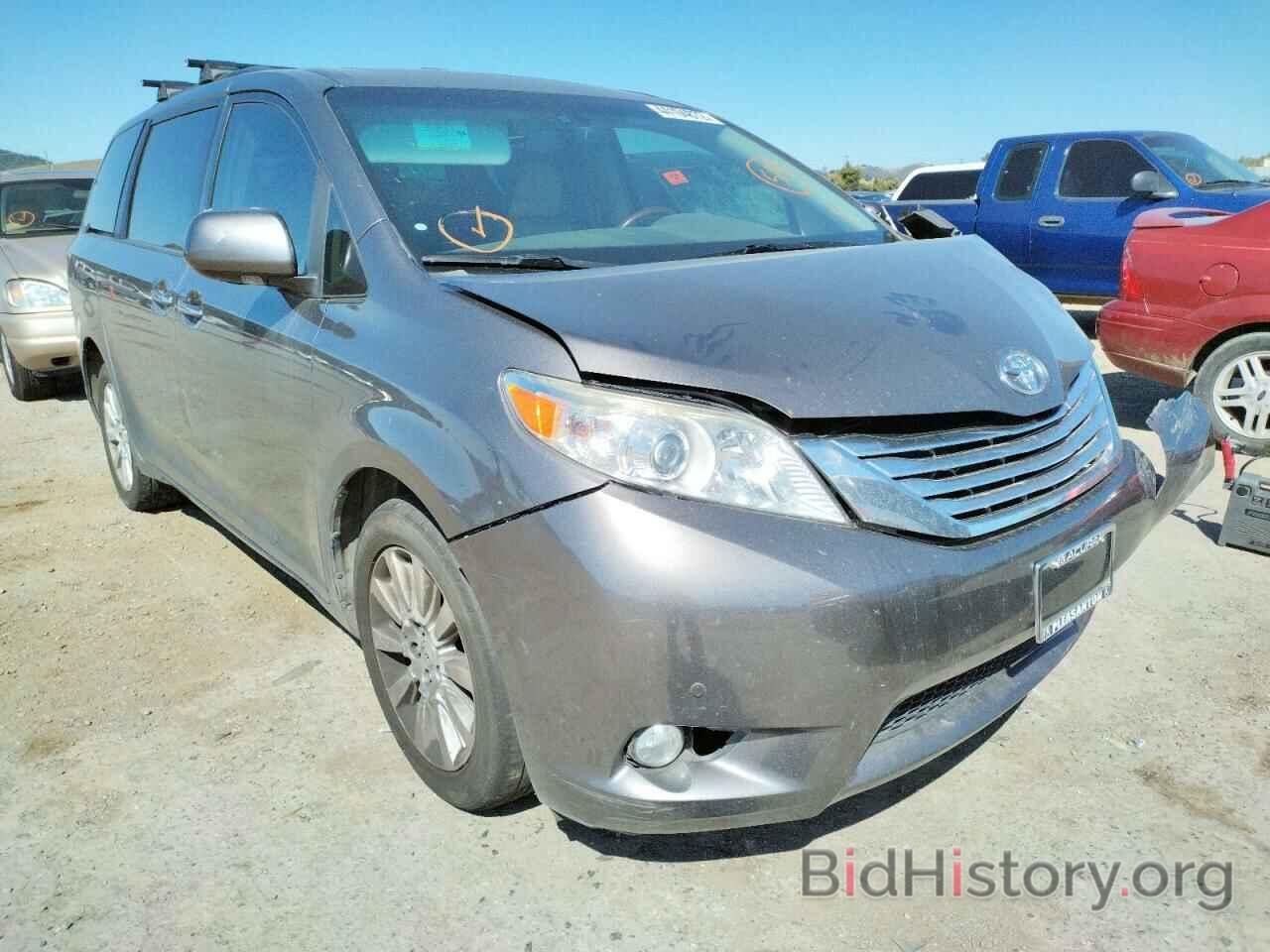 Toyota Sienna 2011