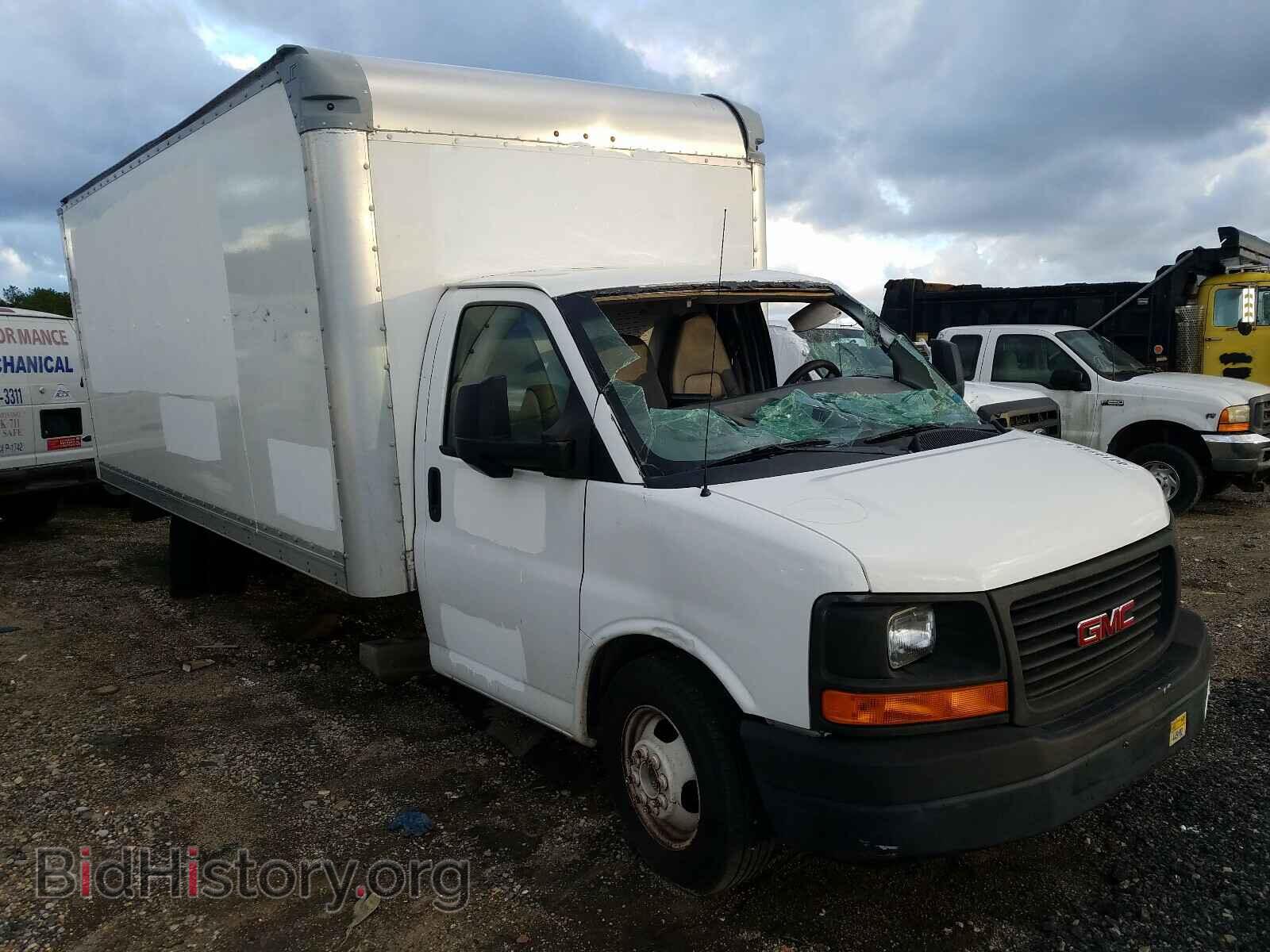Фотография 1GD374CA2B1903814 - GMC SAVANA 2011