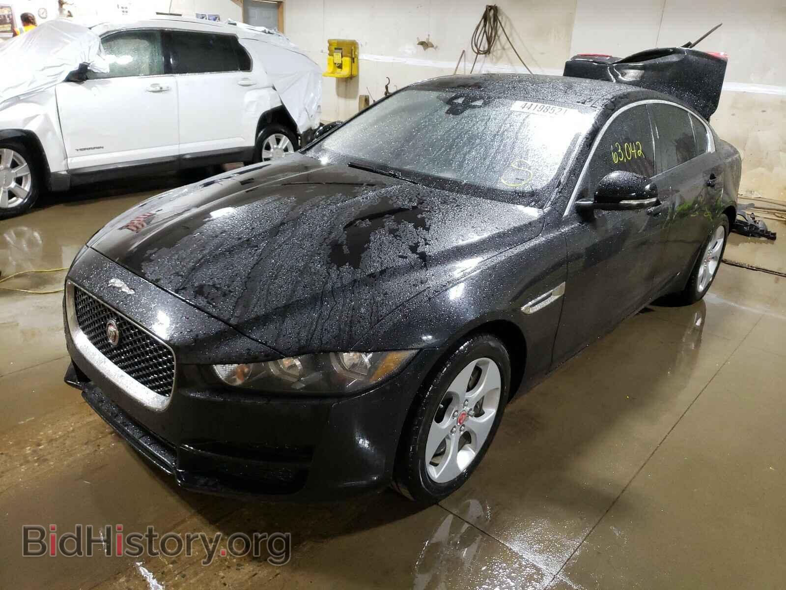 2017 JAGUAR XE - VIN: SAJAR4BG0HA948062 - Фото 2