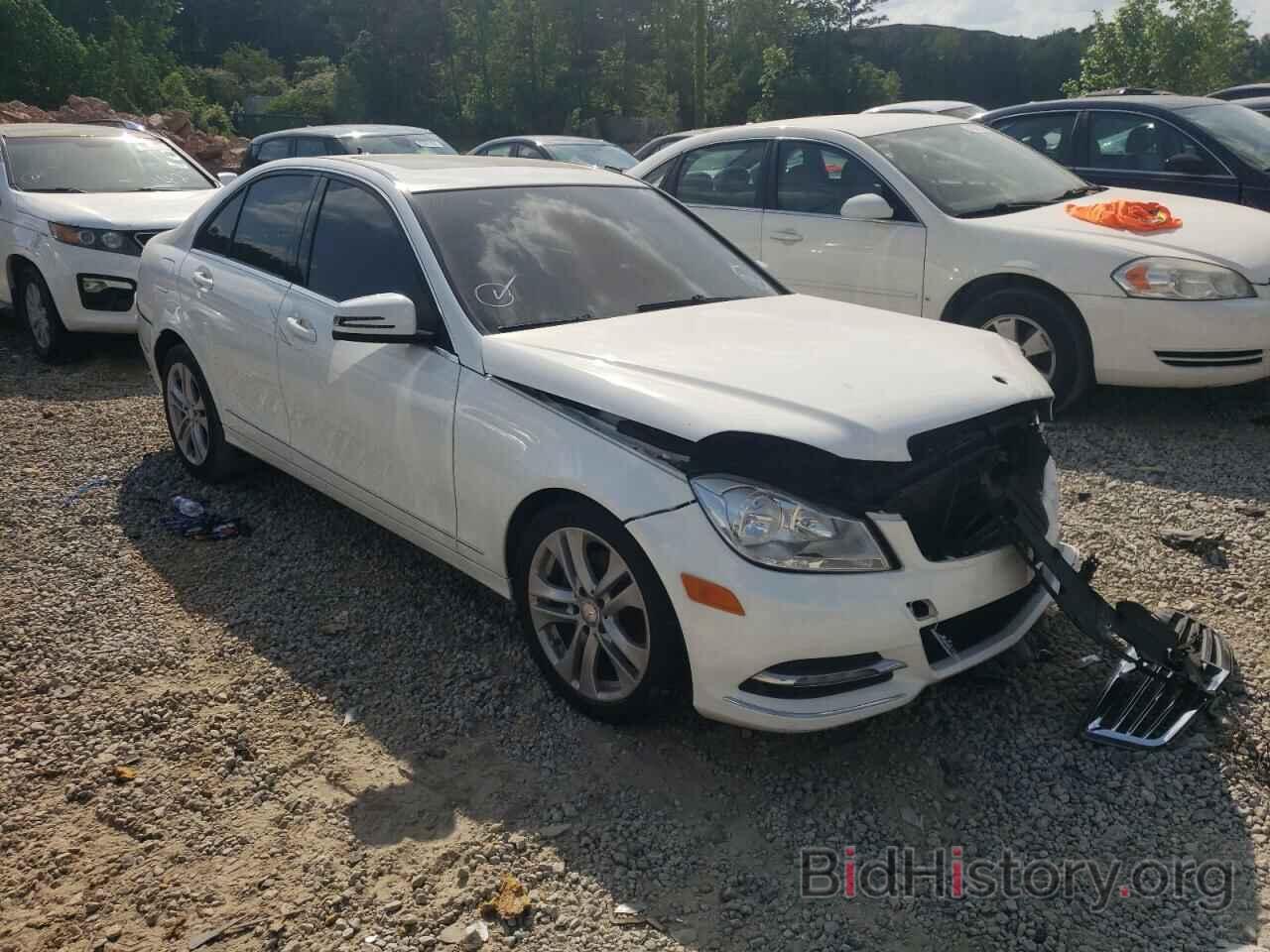 Photo WDDGF4HB0DR263400 - MERCEDES-BENZ C-CLASS 2013