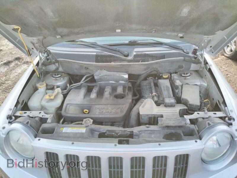 2008 Jeep COMPASS (VIN 1J8FF57W48D756766) — фото 7 из 10