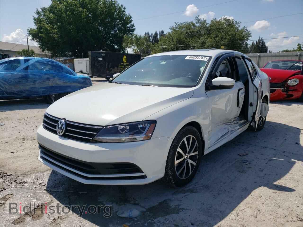 2017 VOLKSWAGEN JETTA - VIN: 3VWDB7AJ9HM268224 - Photo 2