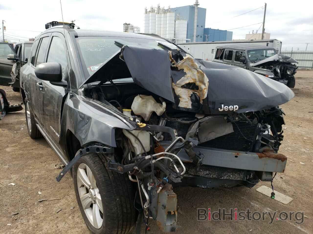 Photo 1J4NF1FB6BD135492 - JEEP COMPASS 2011