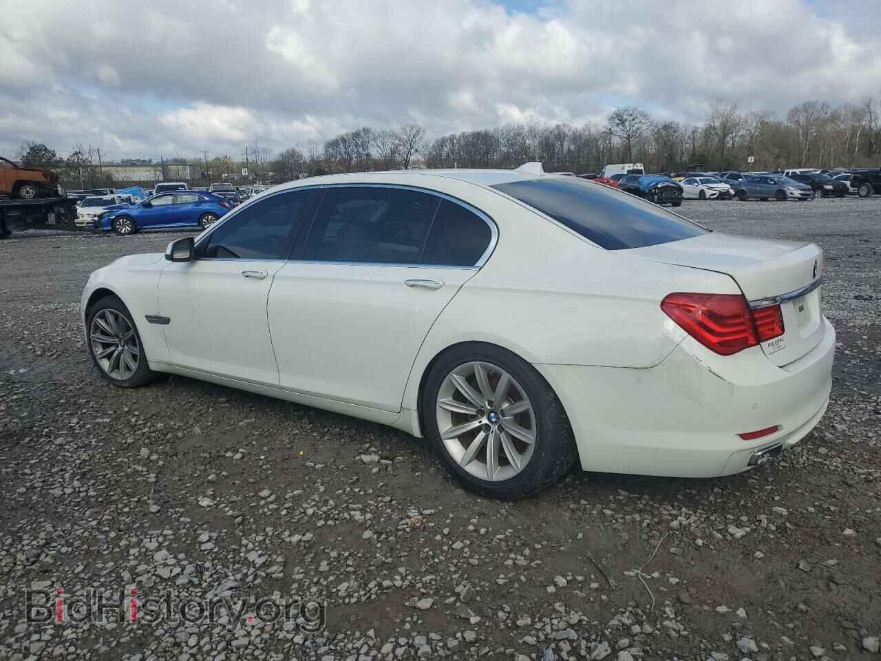 2012 BMW 7 SERIES - VIN: WBAKB8C51CC963563 - Фото 2