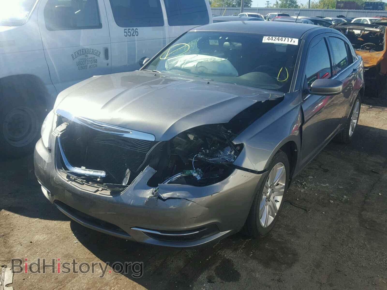 2011 CHRYSLER 200 - VIN: 1C3BC1FB3BN592860 - Фото 2