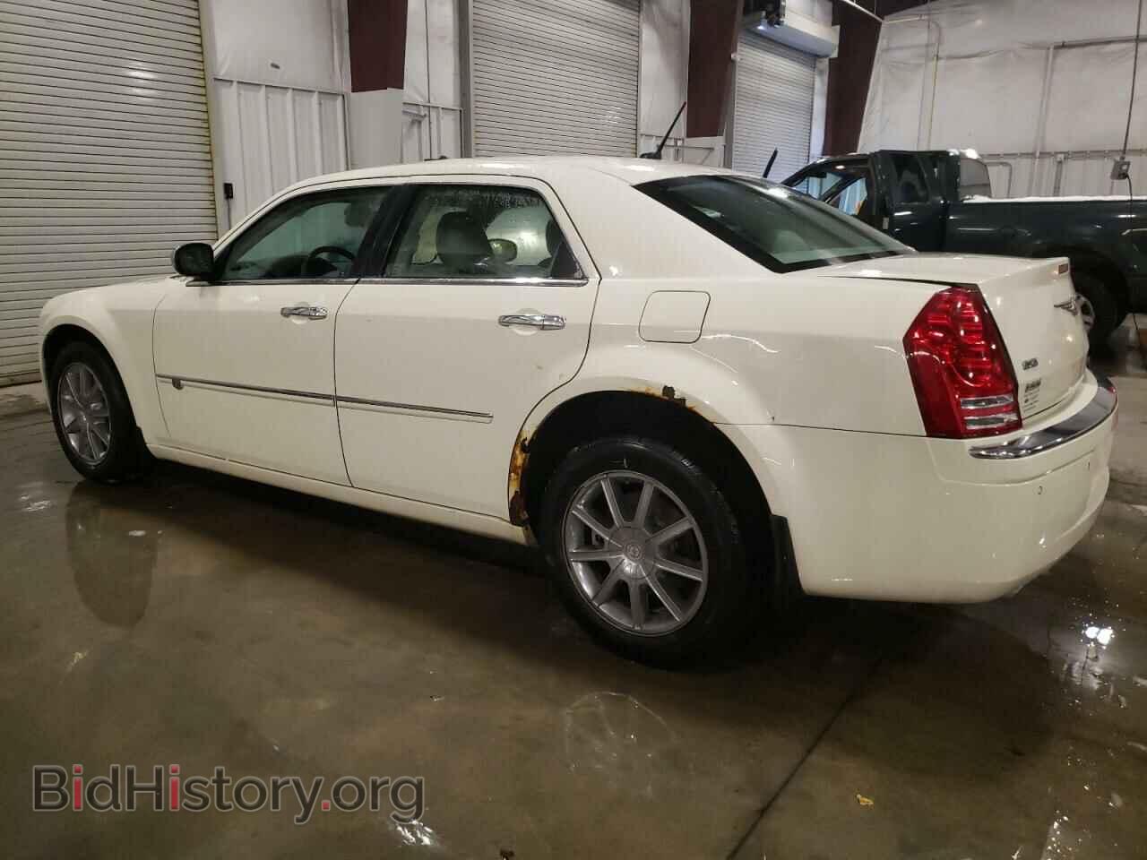 2008 CHRYSLER 300 - VIN: 2C3LK63H78H120899 - Фото 2