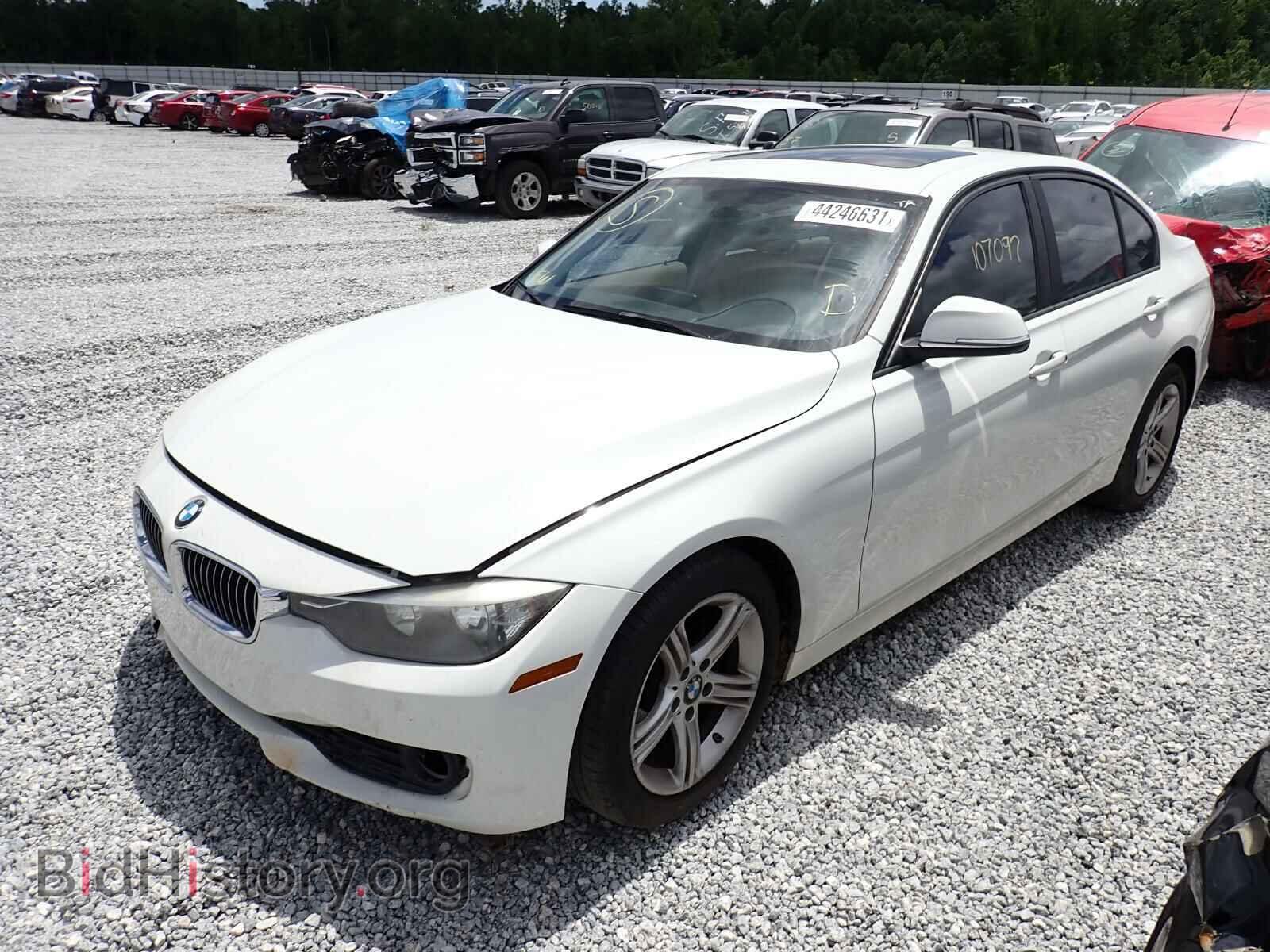 2013 BMW 3 SERIES - VIN: WBA3A5C53DF601417 - Photo 2