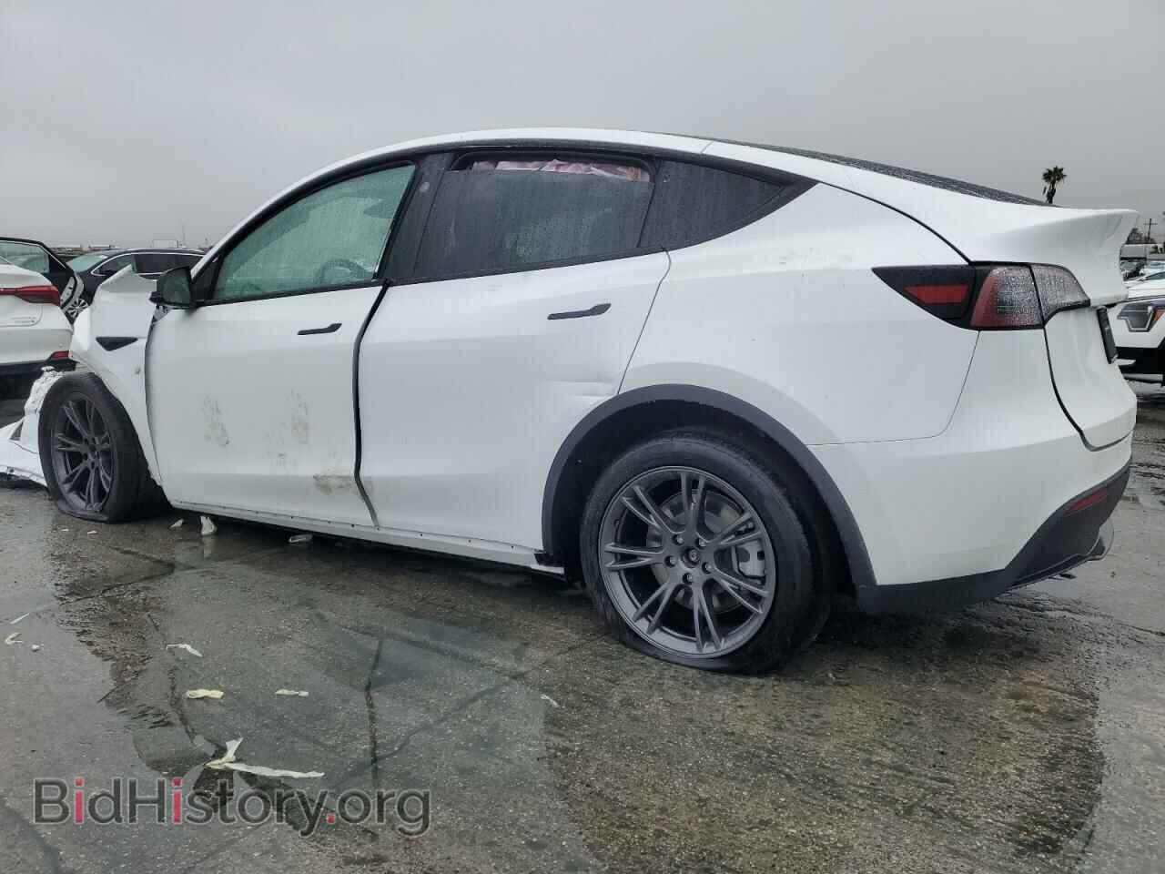 2024 TESLA MODEL Y - VIN: 7SAYGDEE8RF167265 - Photo 2