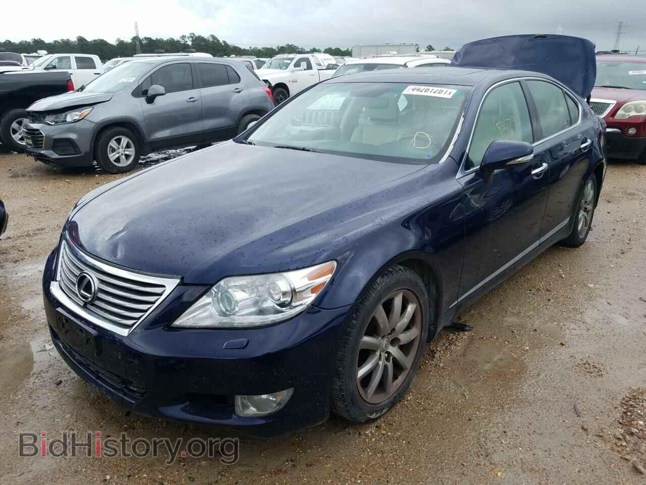 2012 LEXUS LS460 - VIN: JTHBL5EF6C5110132 - Photo 2