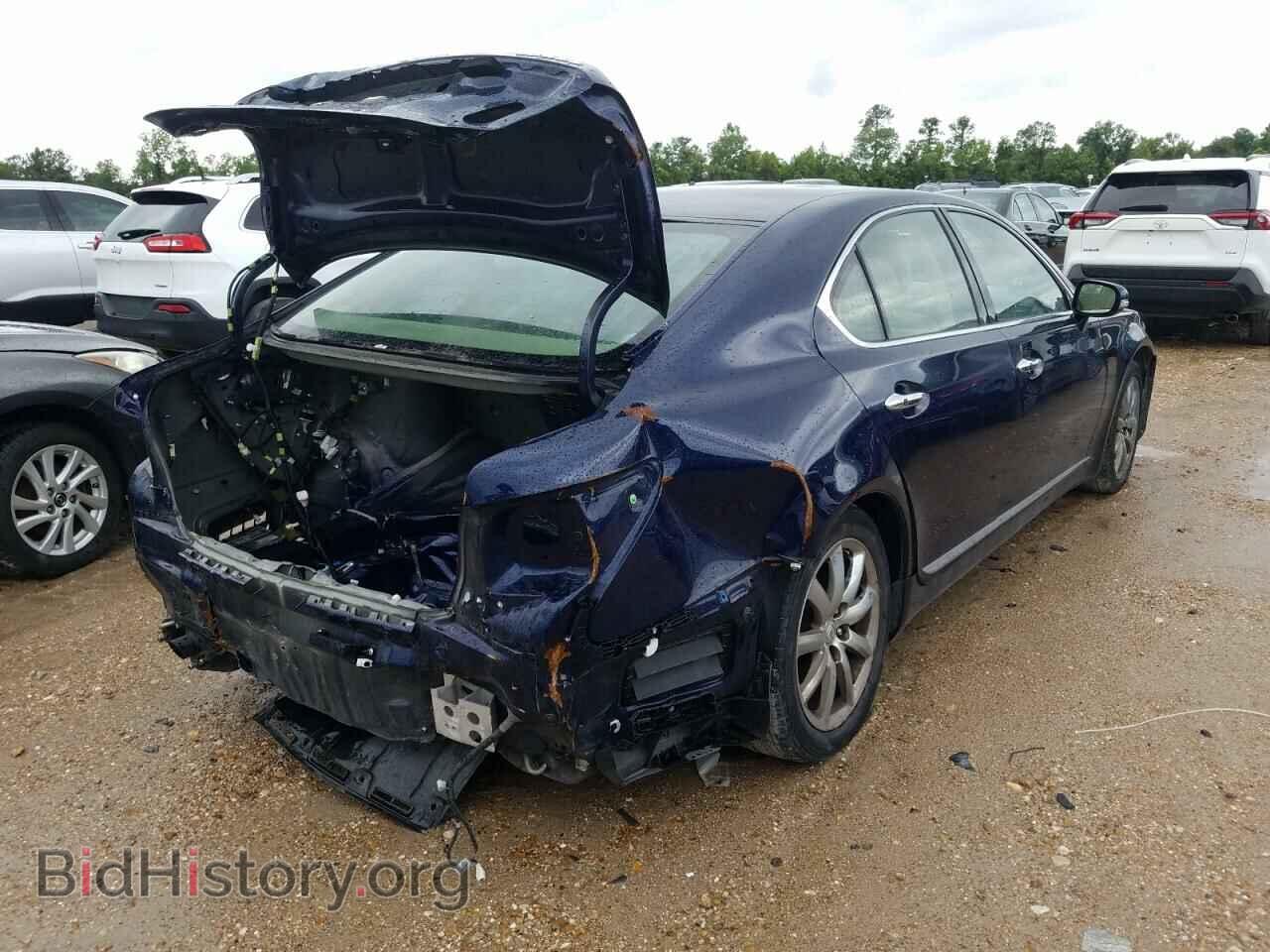 2012 LEXUS LS460 - VIN: JTHBL5EF6C5110132 - Photo 4