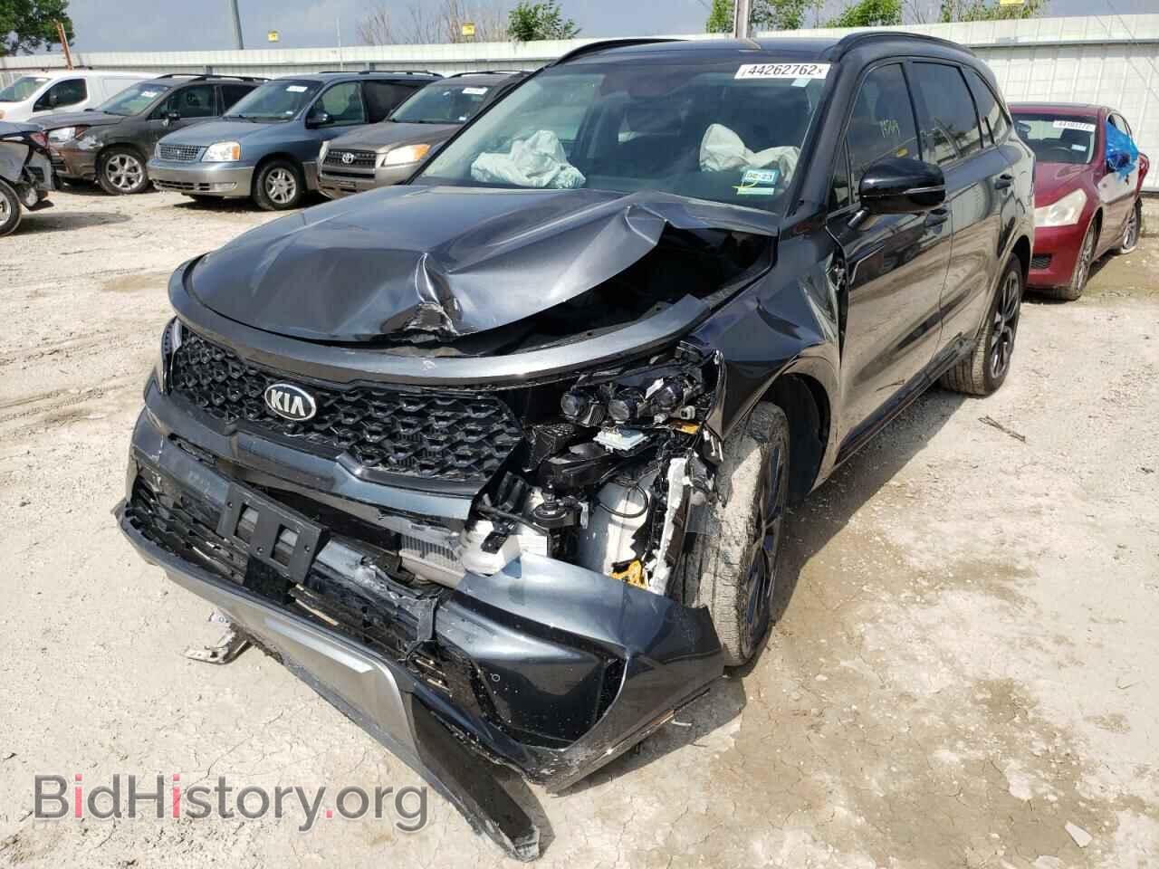 2021 KIA SORENTO - VIN: 5XYRK4LF1MG066971 - Фото 2