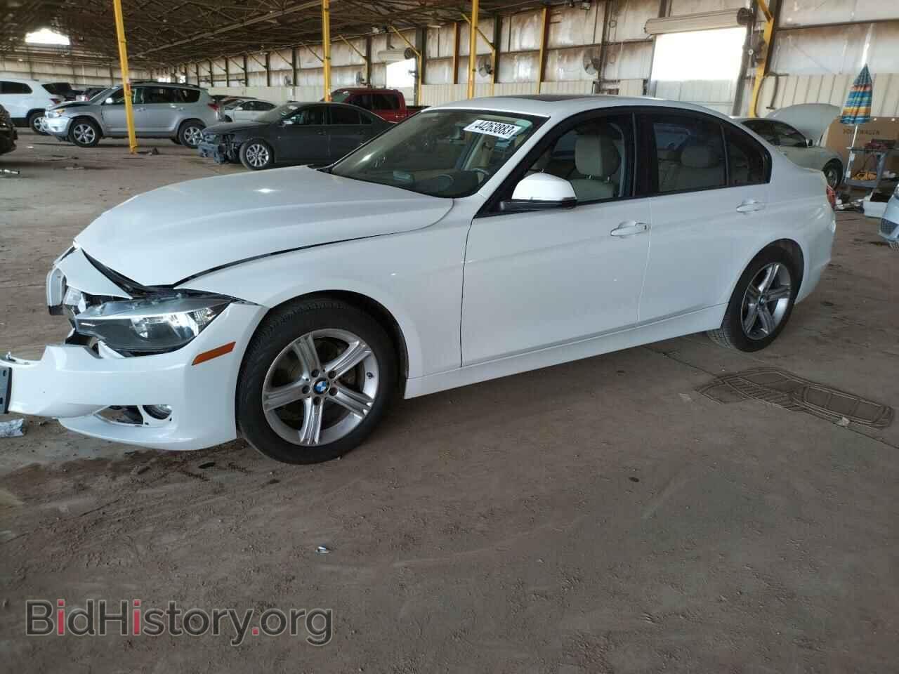 Photo WBA3A5C52DF350860 - BMW 3 SERIES 2013