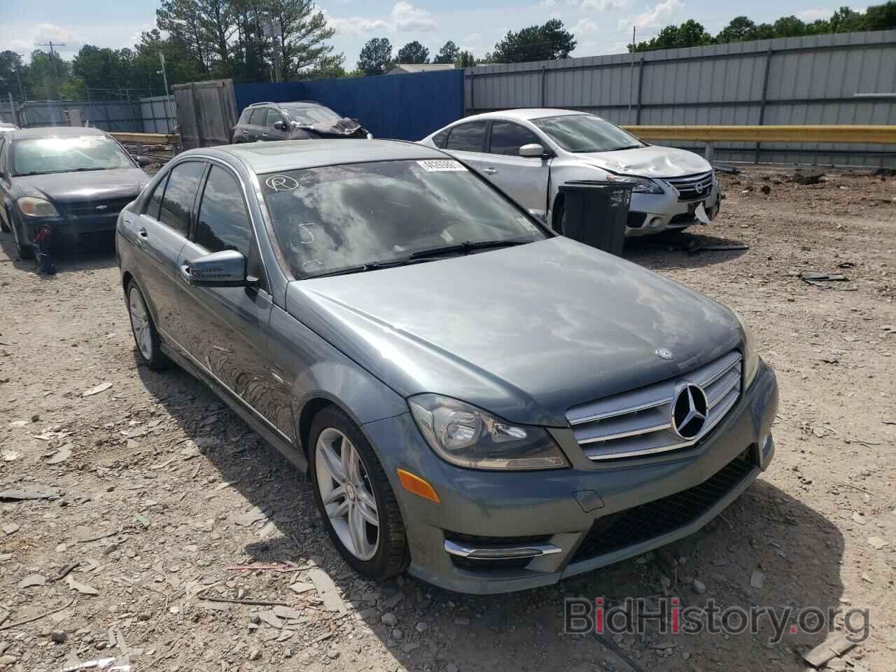 Photo WDDGF4HB7CA609472 - MERCEDES-BENZ C CLASS 2012