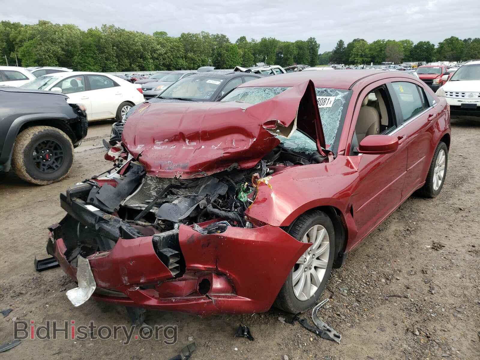 2013 CHRYSLER 200 - VIN: 1C3CCBBG2DN660158 - Фото 2