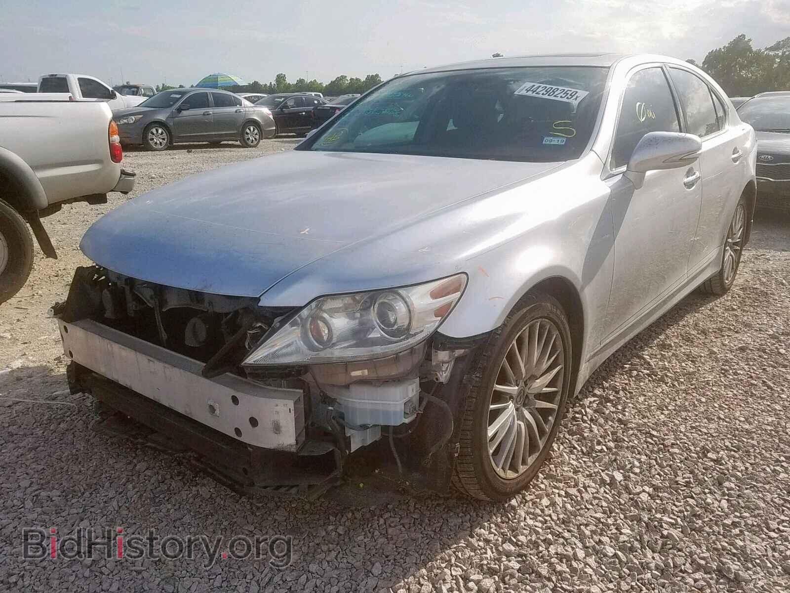2011 LEXUS LS460 - VIN: JTHBL5EF0B5107001 - Photo 2