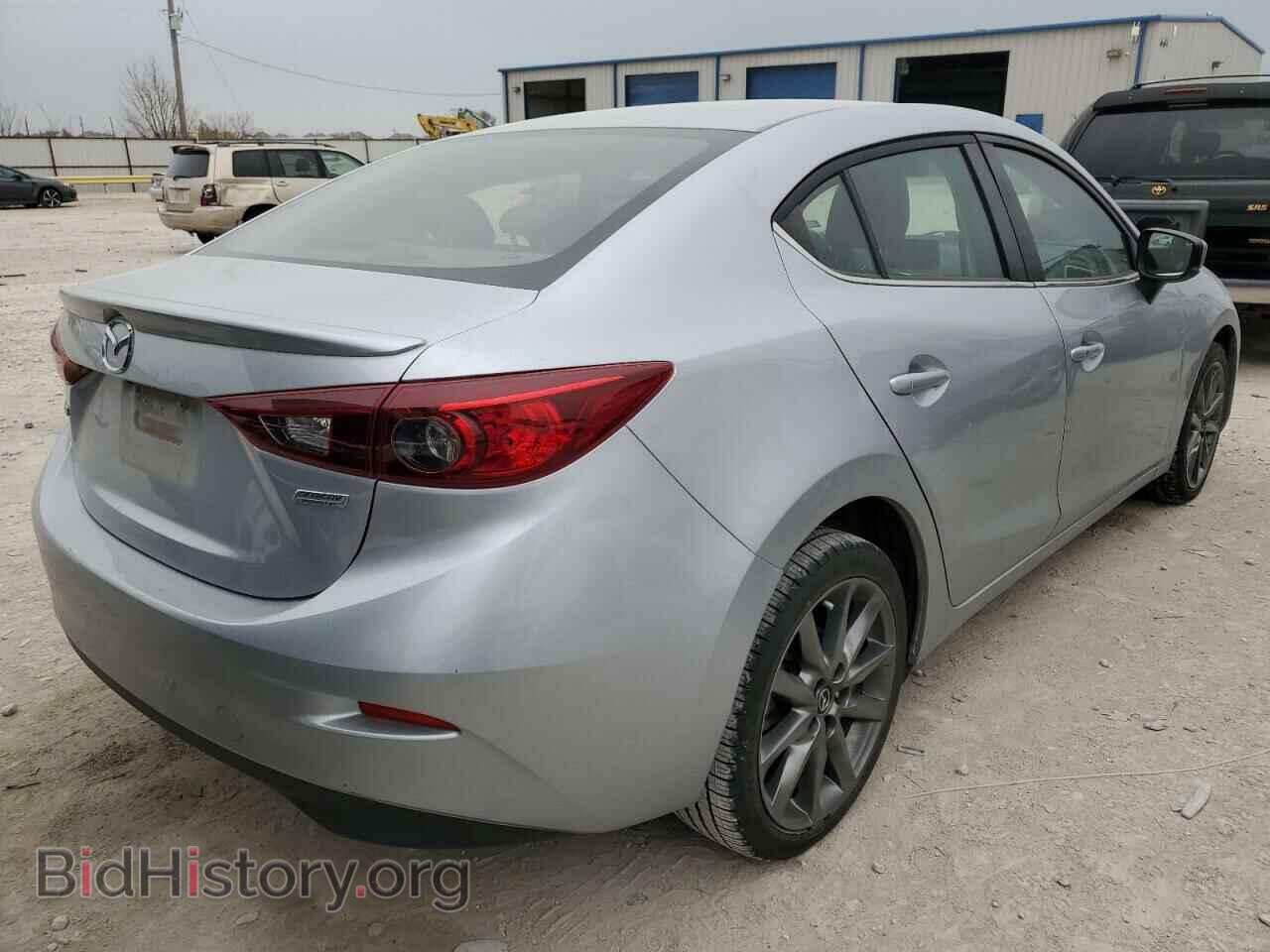 2018 MAZDA 3 - VIN: 3MZBN1V31JM207611 - Фото 3