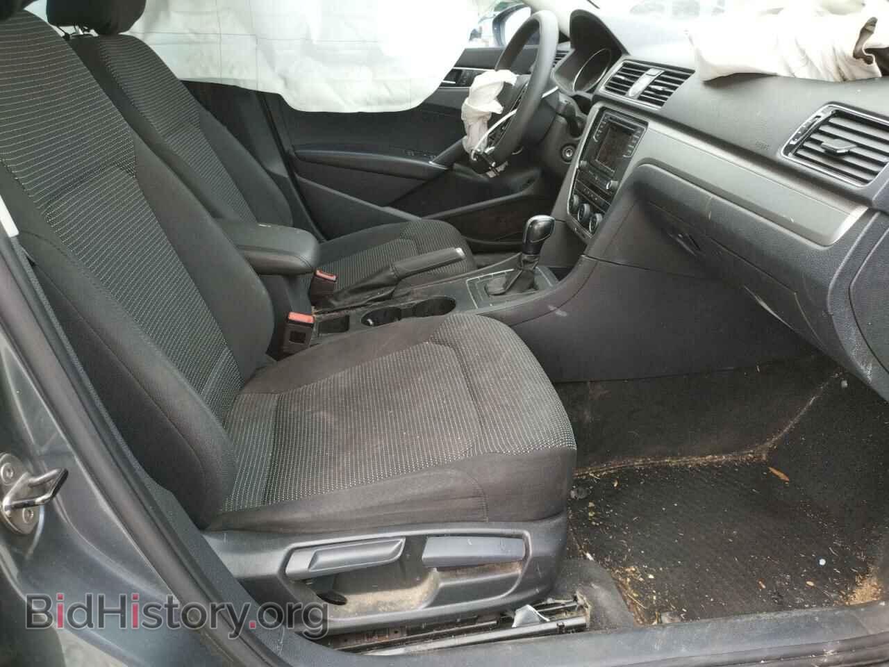 2017 VOLKSWAGEN PASSAT - VIN: 1VWAT7A36HC048137 - Фото 5