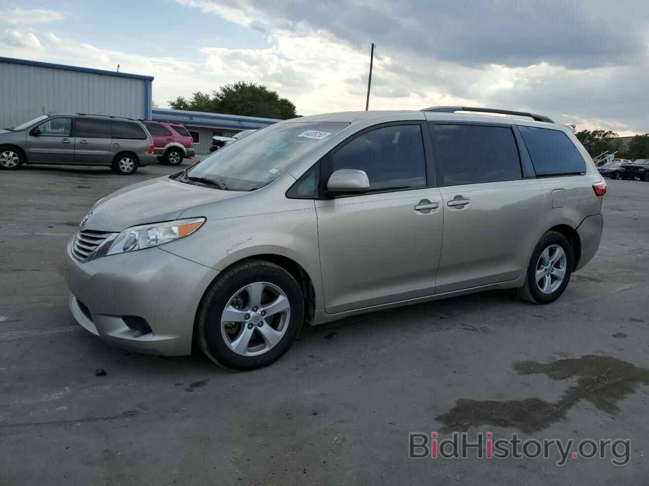 Фотография 5TDKK3DC9GS742252 - TOYOTA SIENNA 2016