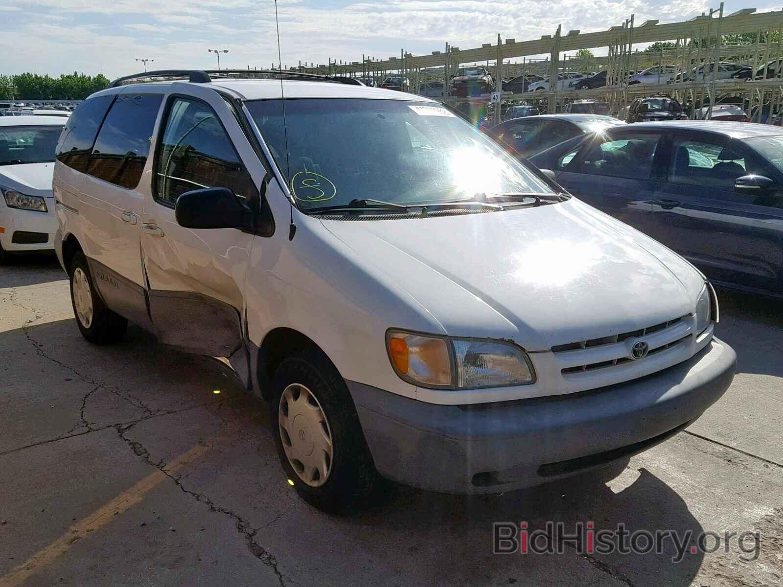 Photo 4T3ZF13CXWU073446 - TOYOTA SIENNA LE 1998